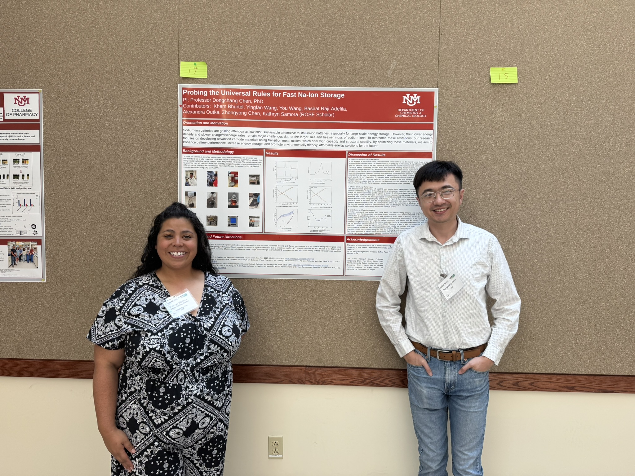 Kathryn Samora and UNM Assistant Professor Dongchang Chen